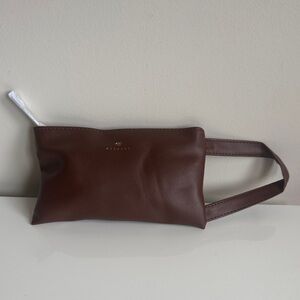 Aesaert for Brussels Airlines travel Amenity kit in brown